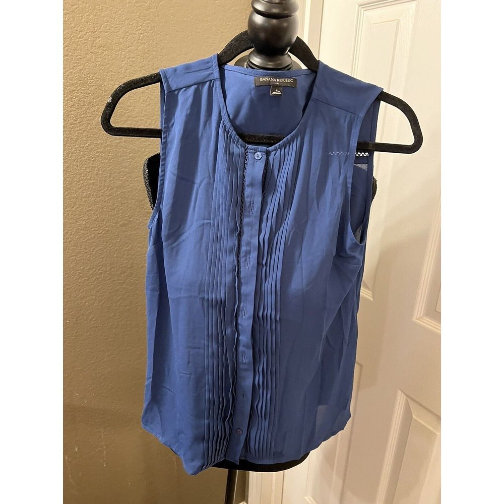 Banana Republic Sleeveless Top Navy Blue Women Small Pleated Ruffle Light weight